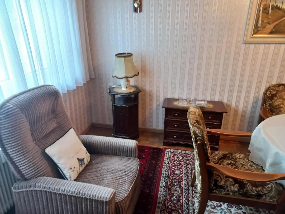 Appartement Ferienwohnung ,,Wohnen Wie Zu Grossmutter'S Zeiten'' Vienne