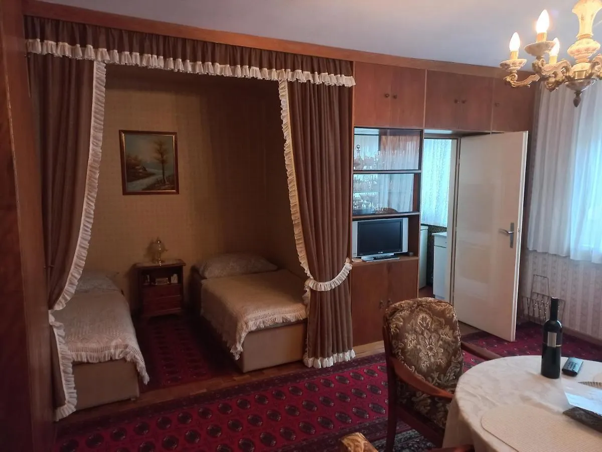 Ferienwohnung ,,Wohnen Wie Zu Grossmutter'S Zeiten'' Vienne 0*,  Autriche