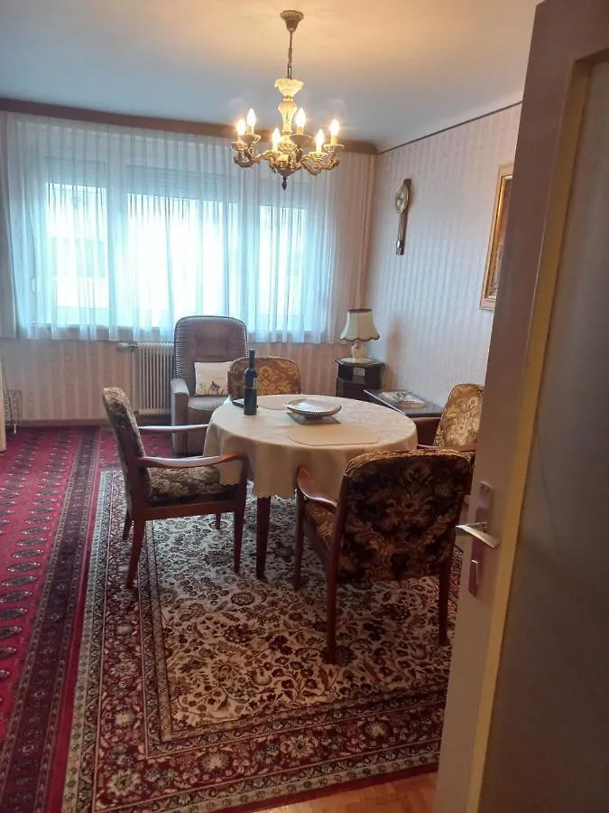 Appartement Ferienwohnung ,,Wohnen Wie Zu Grossmutter'S Zeiten'' Vienne